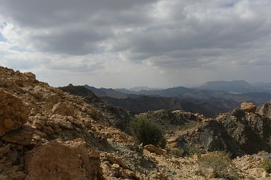Bergpanorama Oman Wadi Tayin, Oman: Die arabische Halbinsel ist von faszinierender, bizarrer Schönheit, nicht nur ihre Wüsten. Freihandaufnahme.